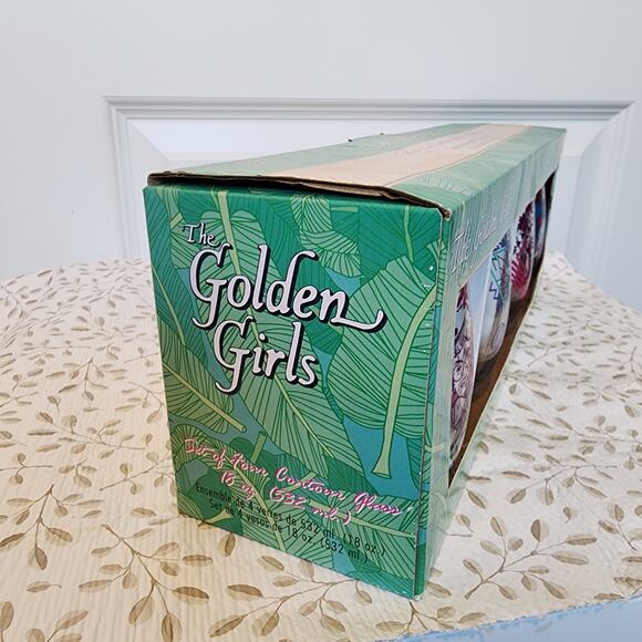 The Golden Girls Contour Glass Set - Picture 9 of 10